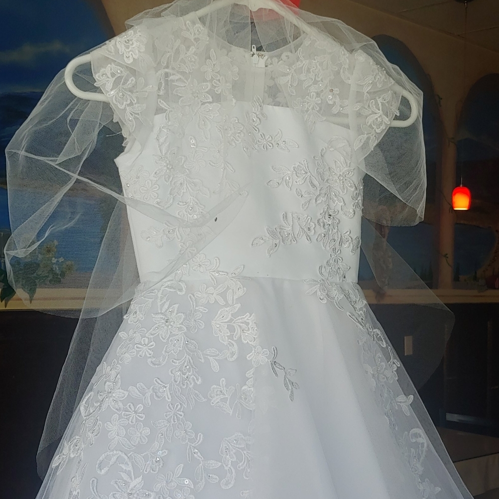 Clothes - Picture 6 of 10
